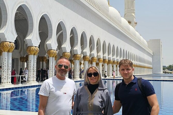 Private Abu Dhabi City Tour with Pick up from Dubai or Abu Dhabi - Sheikh Zayed Grand Mosque: give the centerpiece enough time