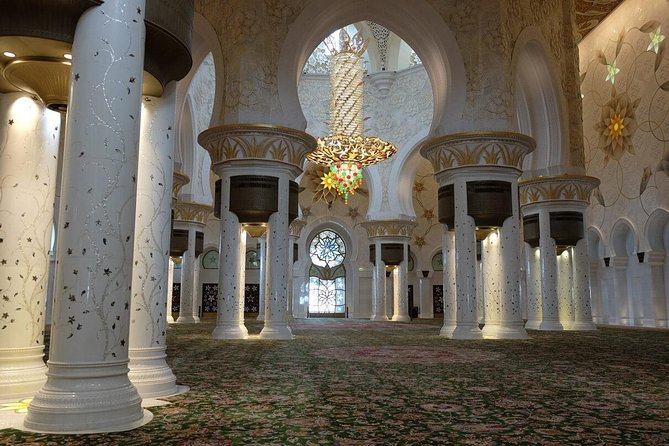 Private Abu Dhabi Sheikh zayed mosque with Louver Museum & Emirates Place Tea - Should you book it?
