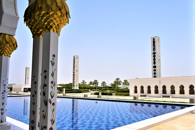 Private Abu Dhabi Sightseeing Tour from Dubai - Emirates Palace: a polished exterior photo stop