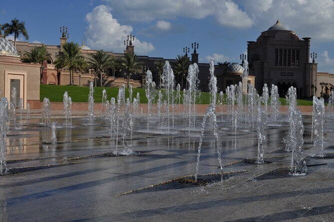 Private Abudhabi City Tour from Dubai - Heritage Village and Abu Dhabi’s earlier way of life