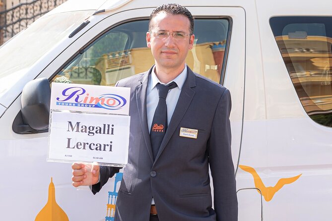 Private Departure Transportation from Dubai City to Dubai Airport - The ride itself: sedan or minivan