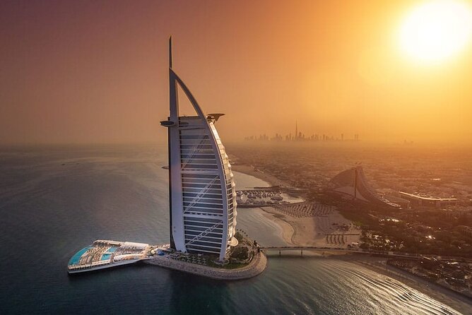 Private Dubai Sunset and Night Sightseeing Tour - Souk Madinat Jumeirah and the Burj Al Arab