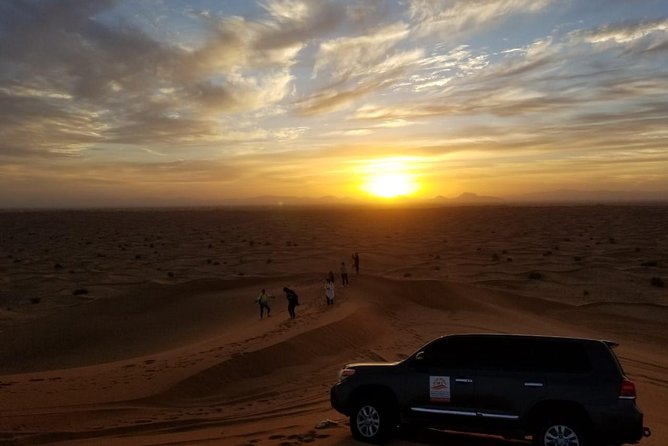 Private Evening Red Sand Desert Safari with BBQ Dinner - What dinner is like at the desert camp