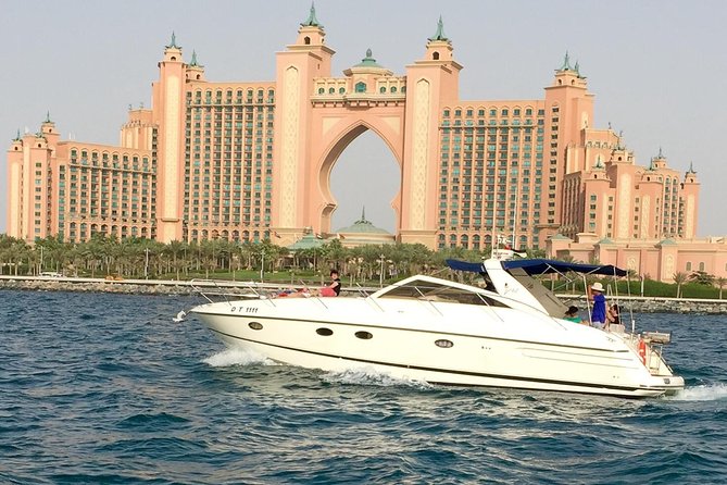 Private Luxury Everest Yacht Cruise from Dubai Marina - What the Everest yacht cruise feels like