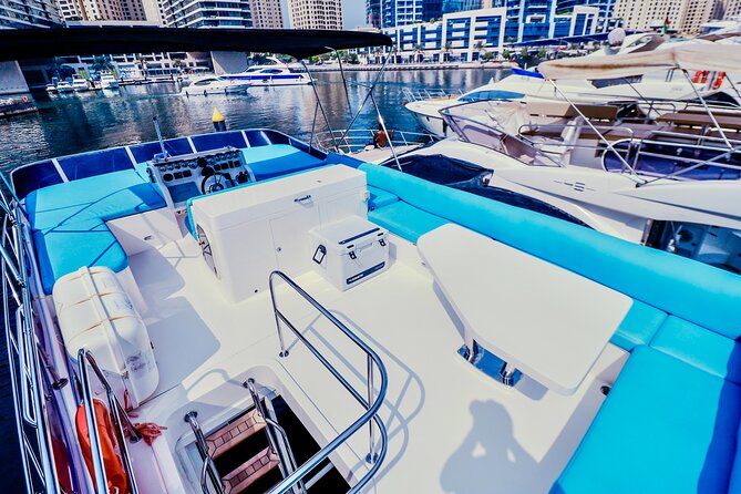 Private Luxury Yacht cruise around Atlantis and Dubai Marina - Palm Jumeirah and Atlantis the Palm