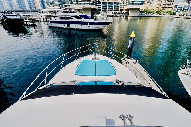 Private Luxury Yacht cruise around Atlantis and Dubai Marina - Burj Al Arab from the water
