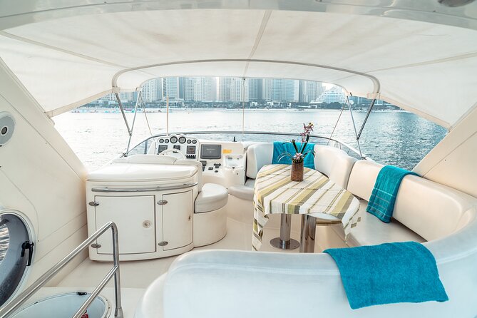 Private Luxury Yacht Cruise for up to 20 people - The Burj Al Arab Photo Stop