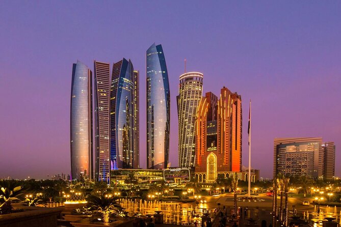 Private Sightseeing Tour in Abu Dhabi - Fifteen minutes along Corniche Beach
