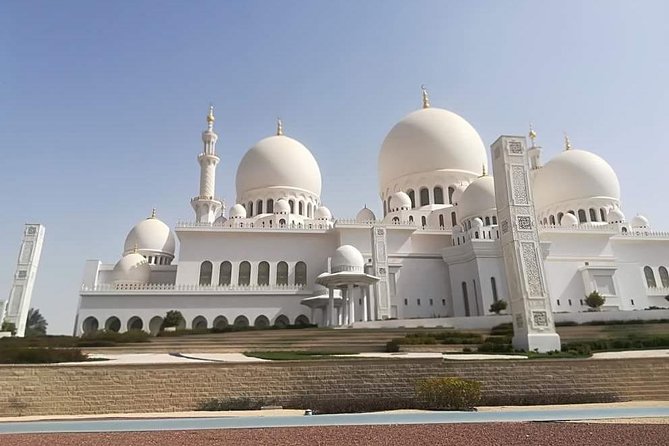 Private Tour : Abu Dhabi Full Day City Tour - Yas Island brings in Ferrari World