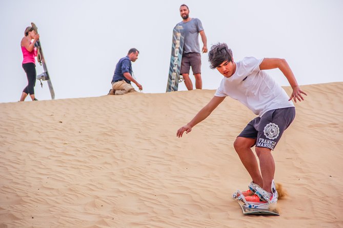 Red Dune Desert Safari with BBQ - The falcon demonstration and Emirati tradition
