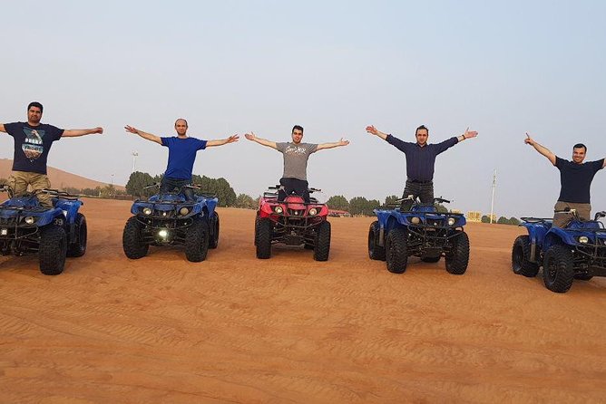 Red Dunes Desert Safari with Buffet Dinner and Sand Boarding - What the group size means for your evening