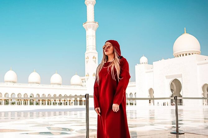 Sheikh Zayed Grand Mosque with Ferrari World from Dubai - What the private format adds