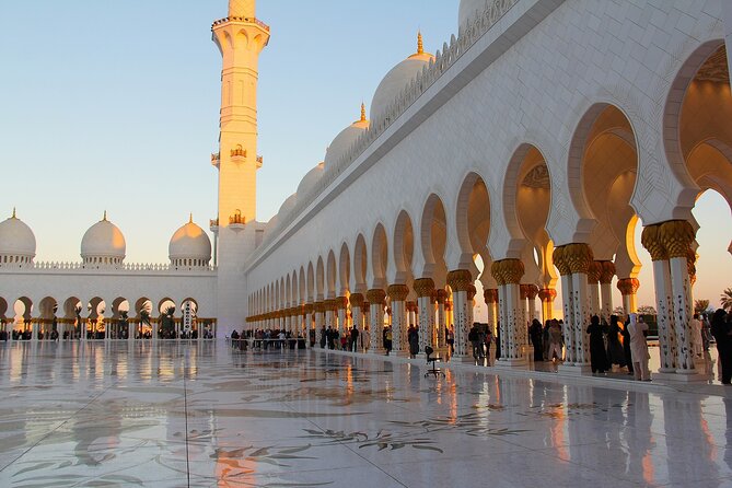 Sheikh Zayed Mosque Half Day Tour in Abu Dhabi - The world’s largest hand-knotted carpet