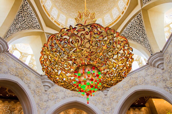Sheikh Zayed Mosque Half Day Tour in Abu Dhabi - Arriving at the Grand Mosque