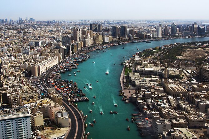Snapshot Tour of Dubai includes photo stop at Atlantis & Madinath Jumeirah - Palm Jumeirah and the distant view of Atlantis
