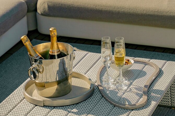 Sunseeker Superyacht: VIP Dining, Premium Drinks & Music - Palm Jumeirah and Atlantis