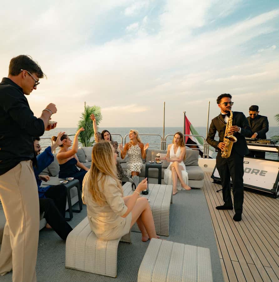 Sunseeker Superyacht: VIP Dinner, Premium Drinks& Live Music - Who will enjoy this yacht dinner most?