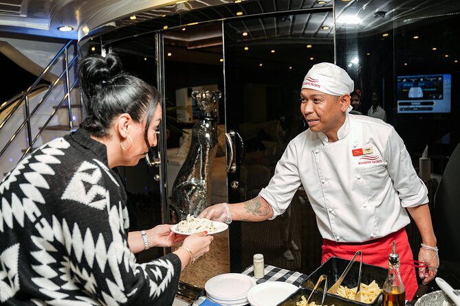 Superyacht Experience in Dubai with Dinner and Live Music - Key points before you book