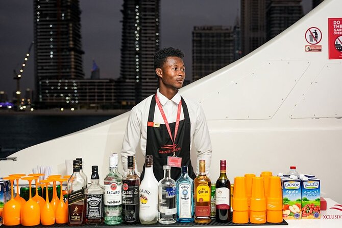 Superyacht Experience in Dubai with Dinner and Live Music - How much value do you get for $126?