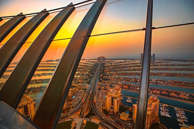 The View At The Palm Jumeirah In Dubai - What you can see from the observation deck