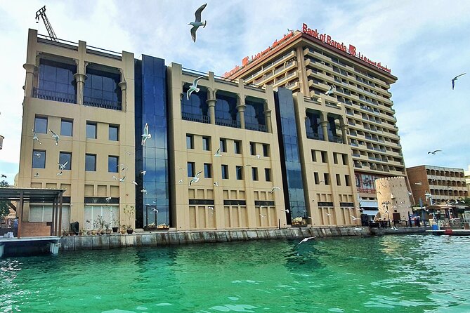 Top 10 places in Dubai with TourGuide - Palm Jumeirah and The Pointe bring the big views