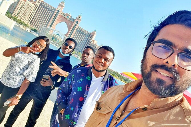 Top 10 places in Dubai with TourGuide - The Dubai Frame puts old and new side by side
