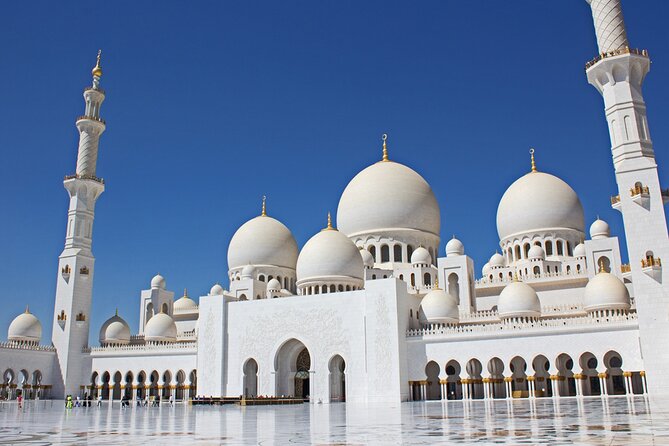 Visit To Ferrari World And Sheikh Zayed Mosque - The drive from Dubai to Abu Dhabi