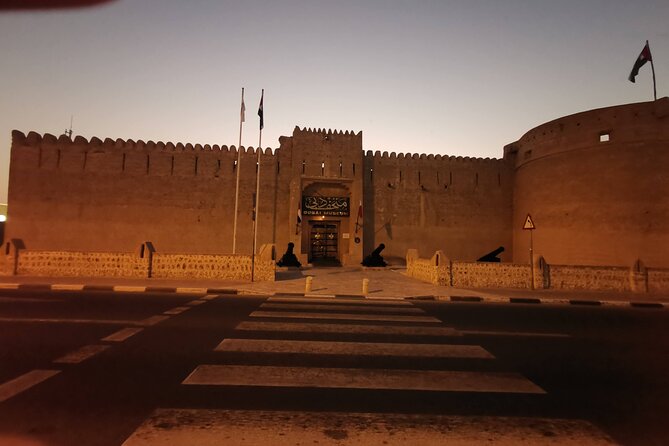 Walking tour Dubai Old Town / Old City, Creek, Abra, Souks - Crossing Dubai Creek by abra
